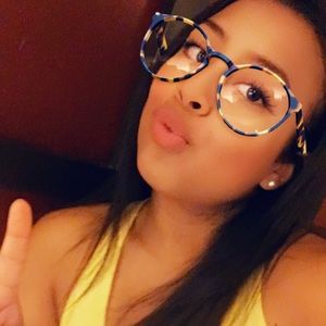 Meet your Posher, Daniela